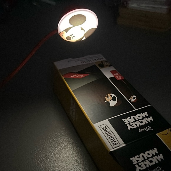 Disney Mickey Mouse book light - Picture 3 of 6
